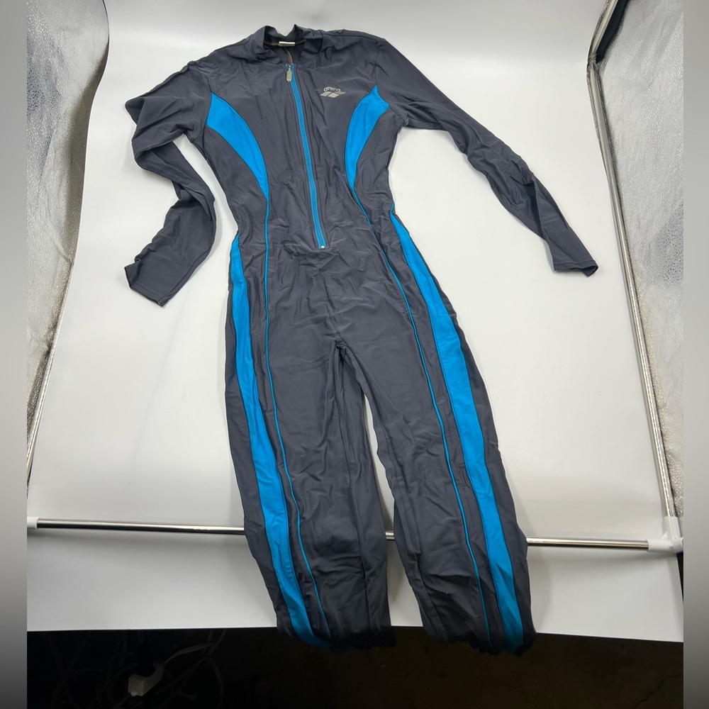 Arena Long Sleeve Body Suit Size Med